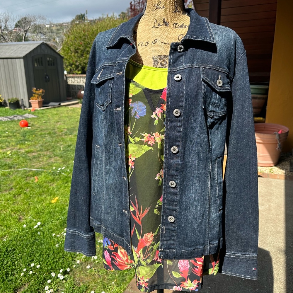 XL Levi’s Women's Dark Blue Denim Jacket